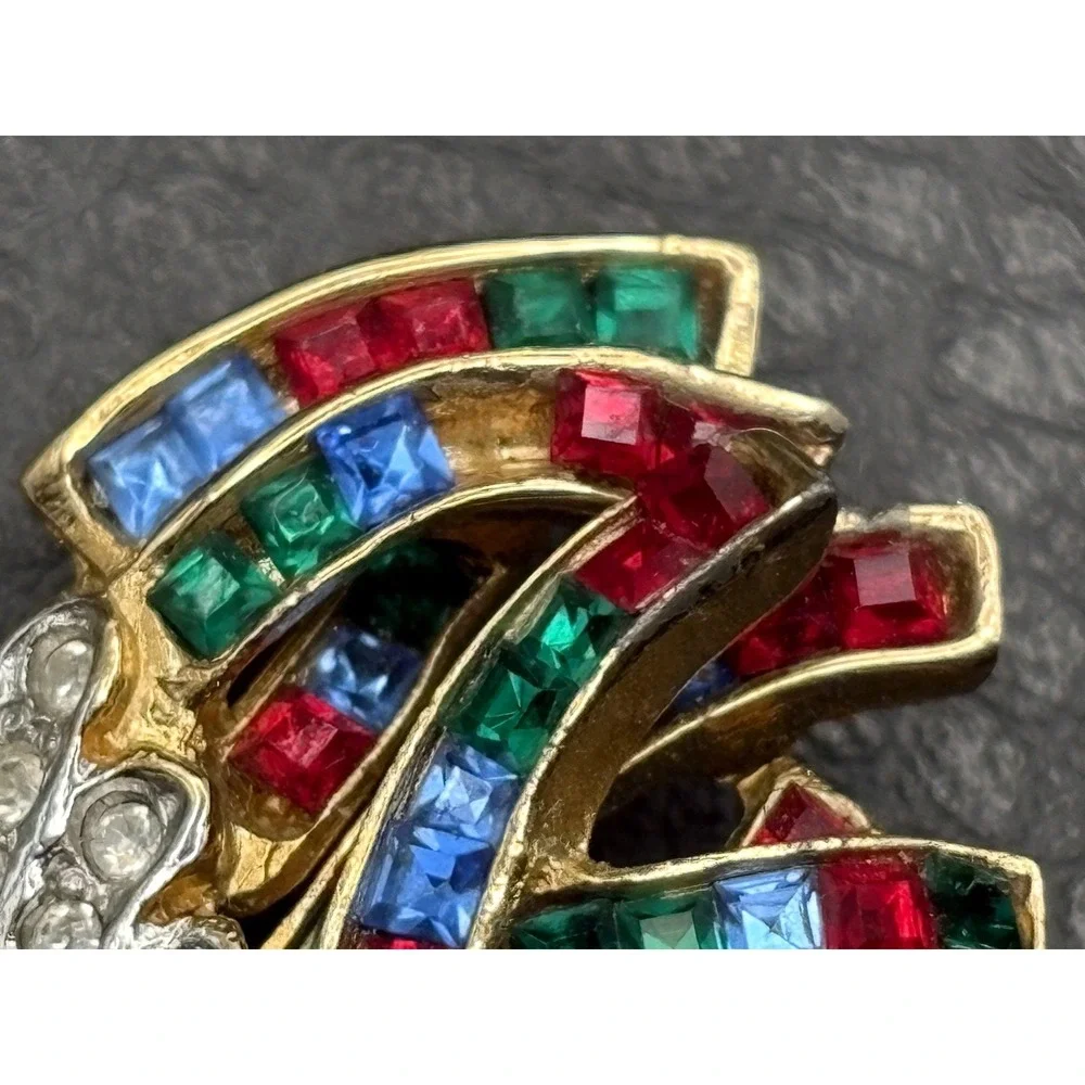 The Unbranded Brand brooch has